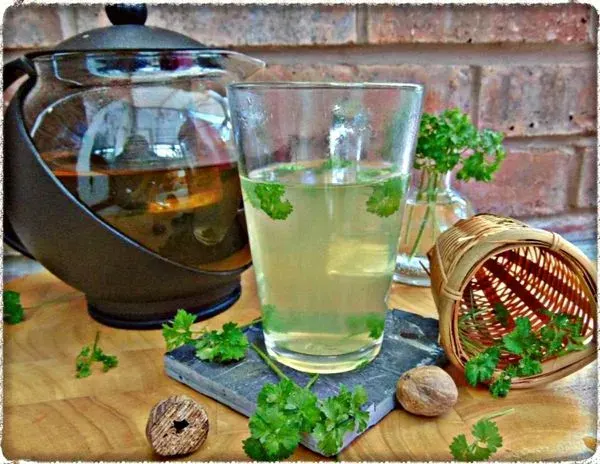Parsley Tea for Swollen Legs